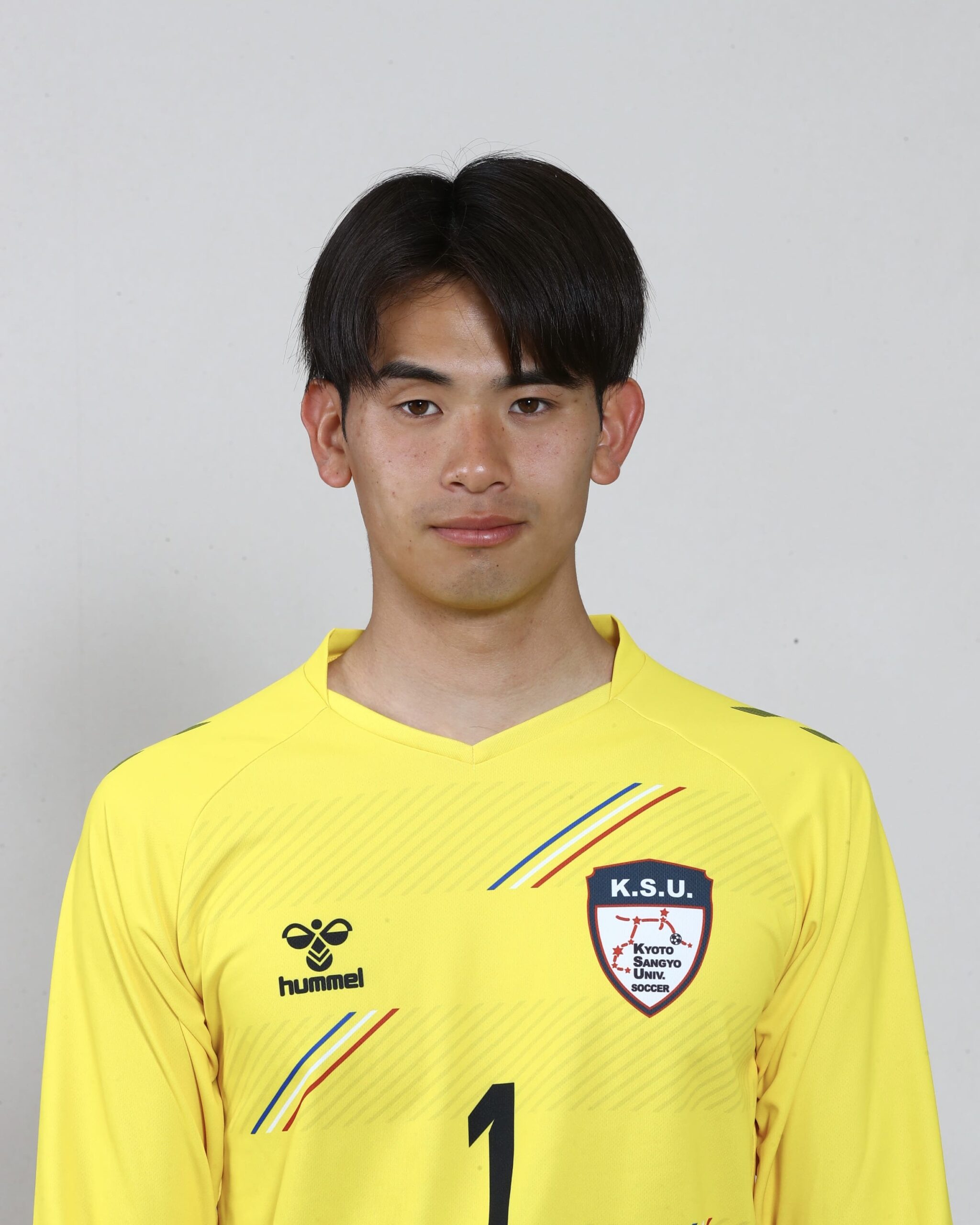 山本　透衣